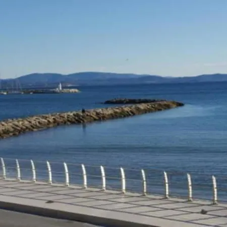 Hyeres, 2 Pieces, 4 Personnes - Fr-1-335-56 *
