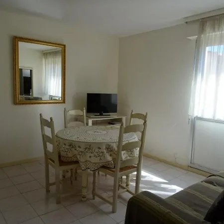 Hyères, 2 Pièces, 4 Personnes - Fr-1-335-56 *