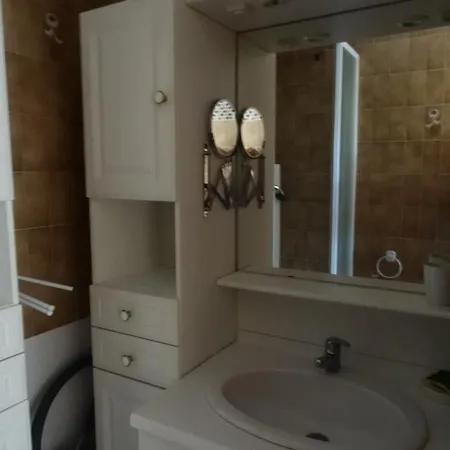 Hyères, 2 Pièces, 4 Personnes - Fr-1-335-56 *
